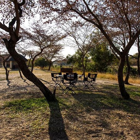 Hakusembe River Campsite Рунду Экстерьер фото